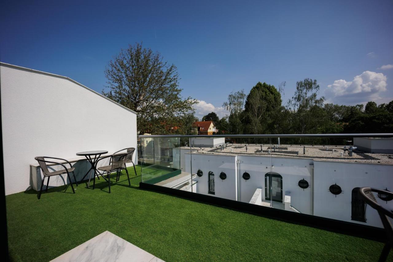 Villa Bauhaus Penthouse Wellness Apartman Siófok Extérieur photo